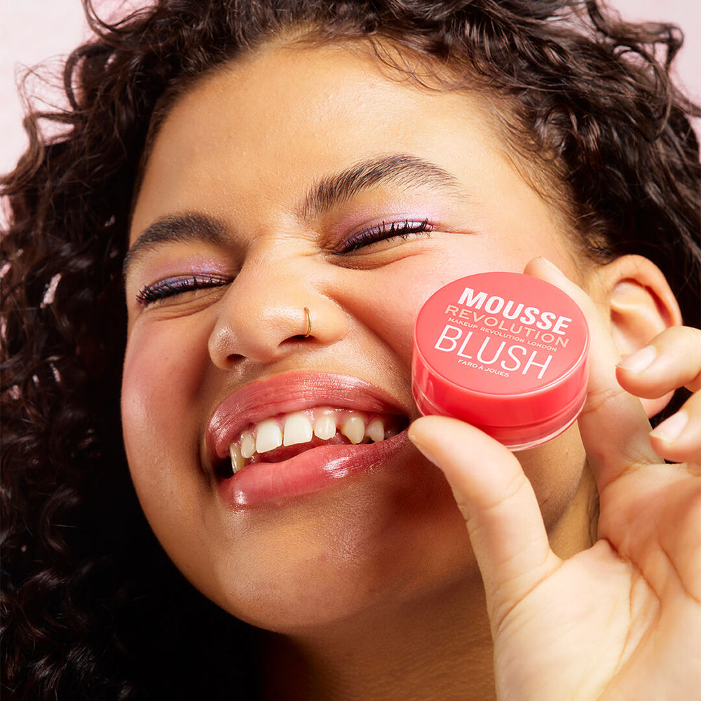 Makeup Revolution Mousse Blusher Grapefruit Coral 4pc Set + 1 Full Size Product Worth 25% Value Free